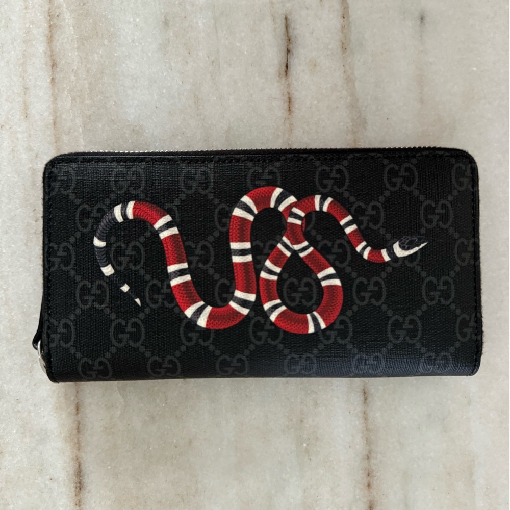 GUCCI Graphite Gray Black Slate GG Red KingSnake Leather Zip Around Wallet